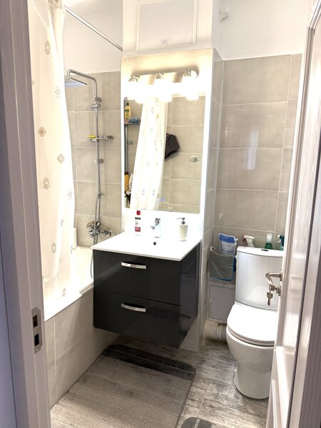 Dristor, Calea Vitan Stradal, vis-a-vis de Stadionul Olimpia,