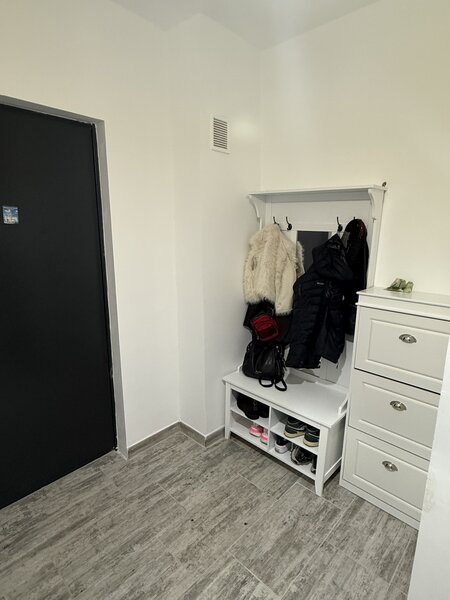 Dristor, Calea Vitan Stradal, vis-a-vis de Stadionul Olimpia,